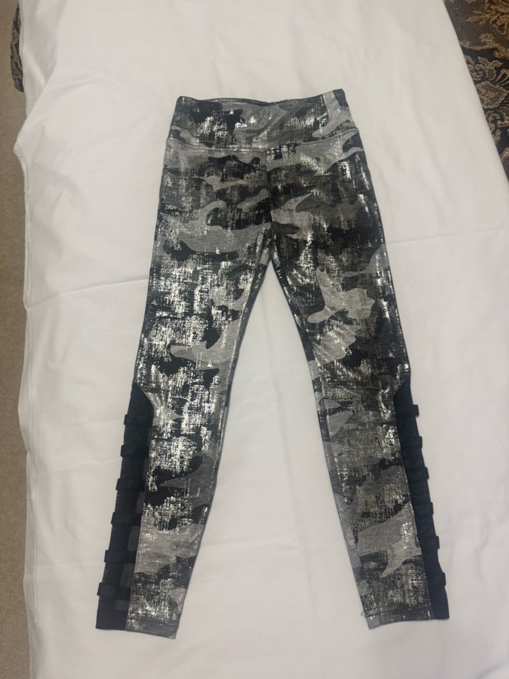 Justice Girl’s Active Black Grey Print Legging Sz 10, excellent condition